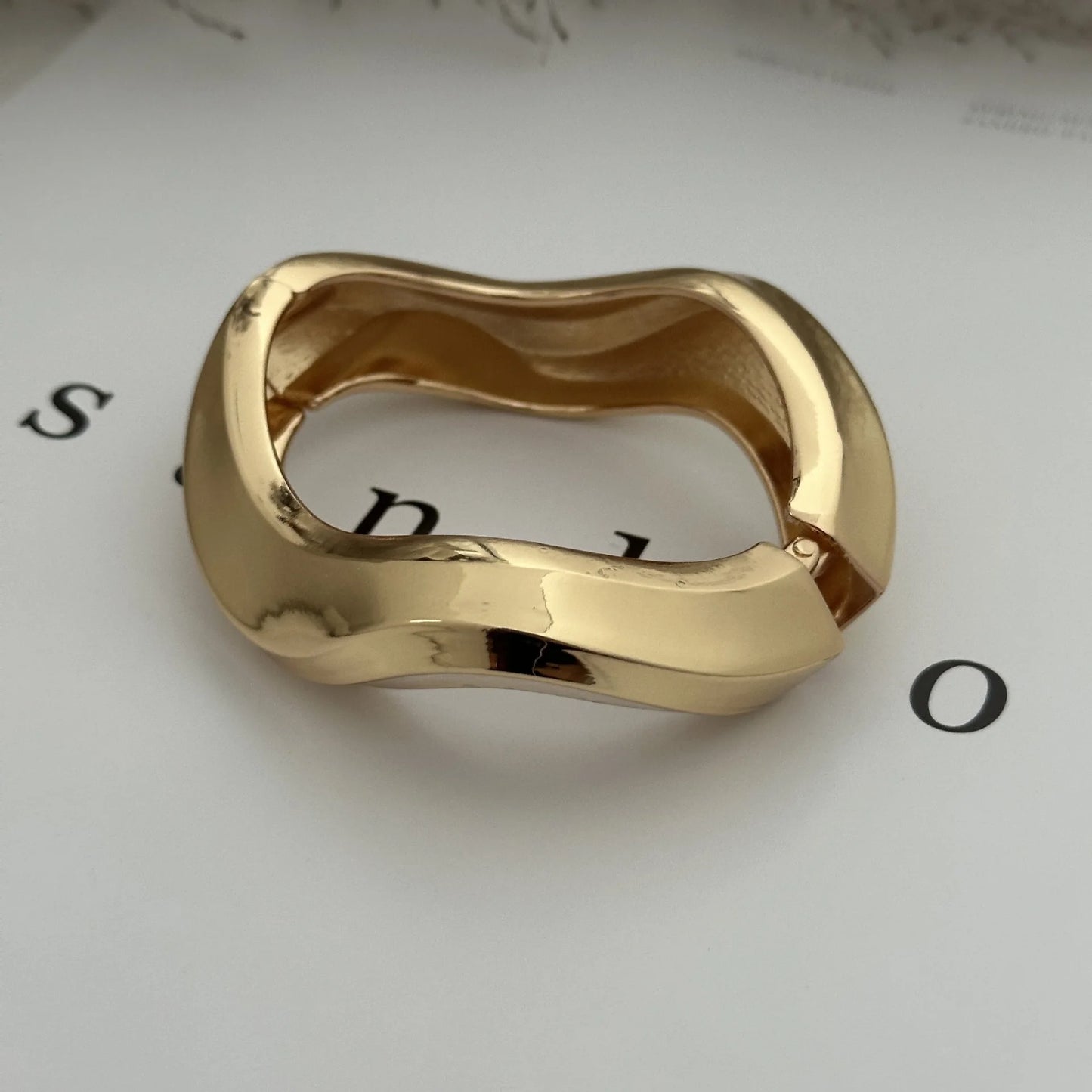 Vintage Metal Wave Twist Smooth Irregular Bracelet for Women Exaggerated Geometric Chunky Cuff Bangle Hip Hop Punk Jewelry