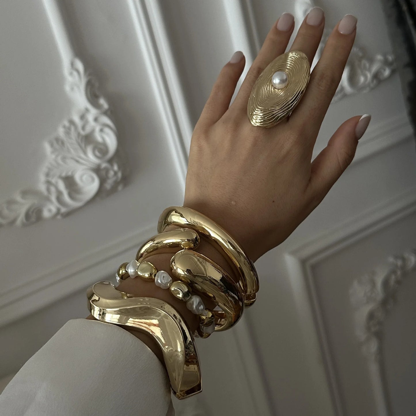 Vintage Metal Wave Twist Smooth Irregular Bracelet for Women Exaggerated Geometric Chunky Cuff Bangle Hip Hop Punk Jewelry